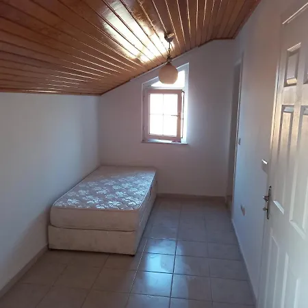 Calis Plajina Yakin 2+1 Esyali Φετιγιέ