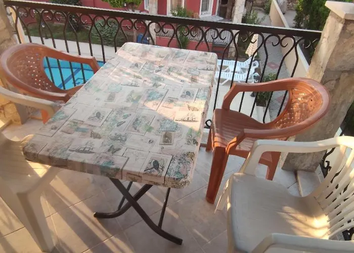 Calis Plajina Yakin 2+1 Esyali Apartament